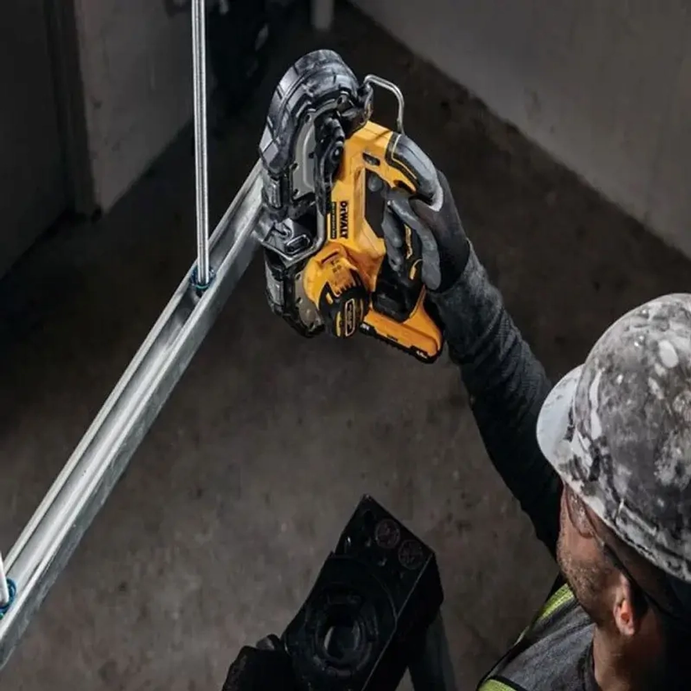 Аккумуляторная ленточная пила по металлу DeWALT DCS377NT-XJ