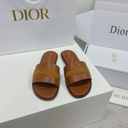 Кожаные коричневые шлепанцы Dior Dway Slide с вышивкой