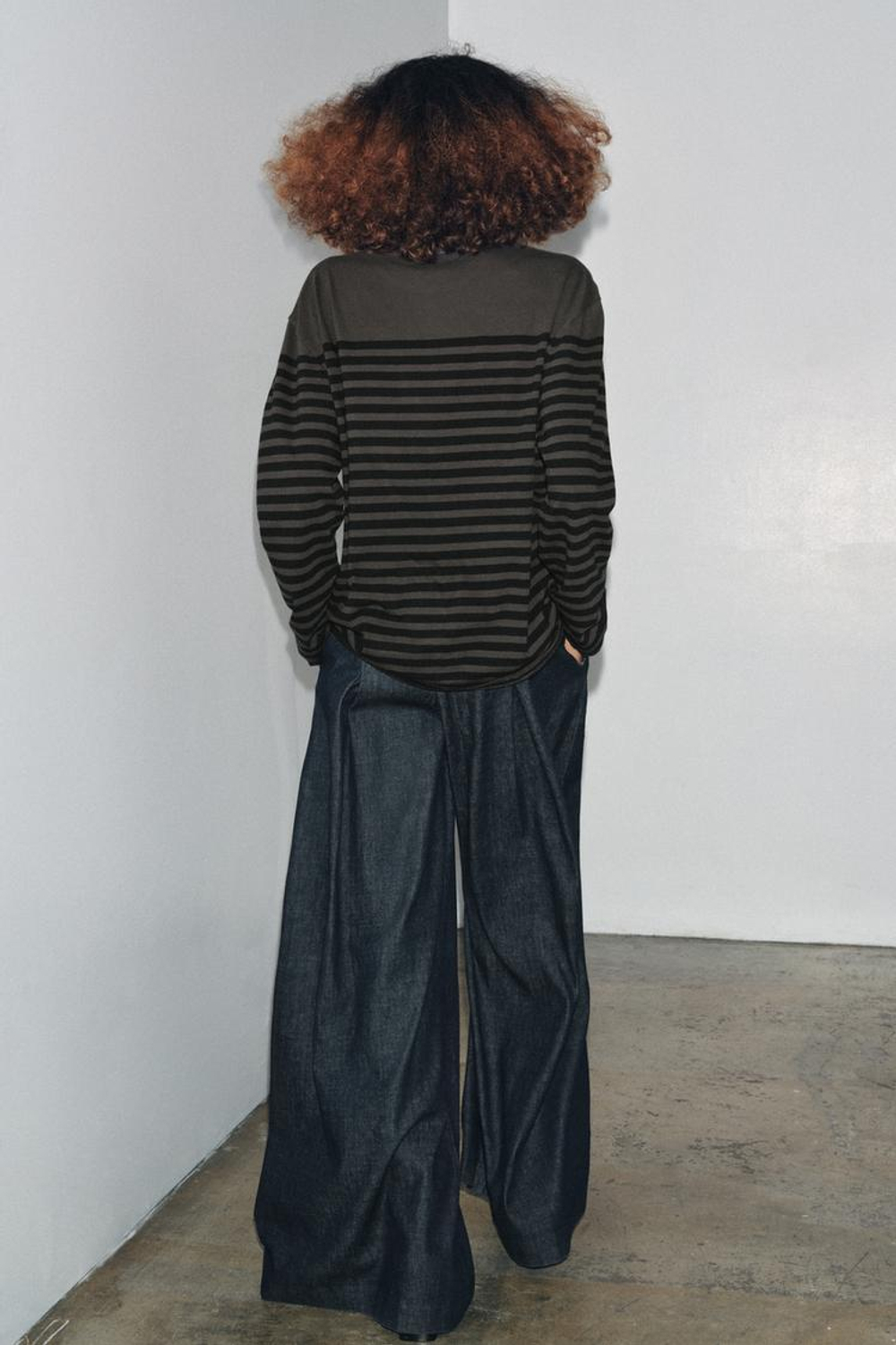 ZARA ФУТБОЛКА В ПОЛОСКУ С ДЛИННЫМИ РУКАВАМИ, ПОЛОСКИ