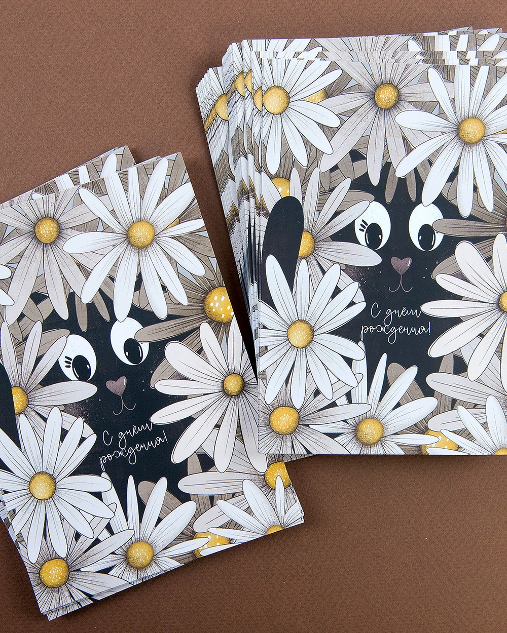 Открытка "Котик в цветах"