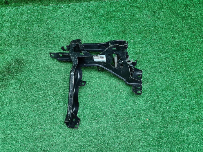 Кронштейн фары левый BMW X5 G05 (2018-н.в.)