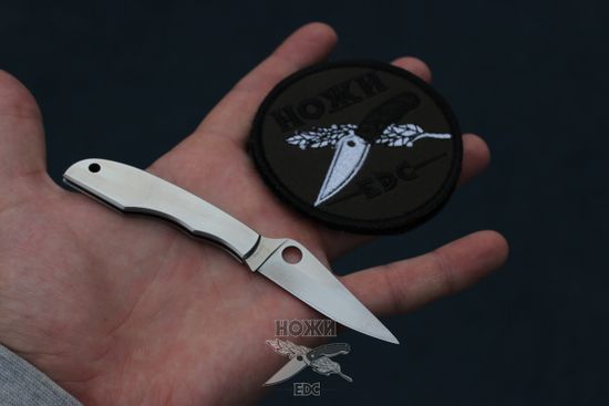 Складной нож Spyderco Grasshopper SS C138P c клинком из стали Sandvik™ 12С27, рукоять Stainless Steel