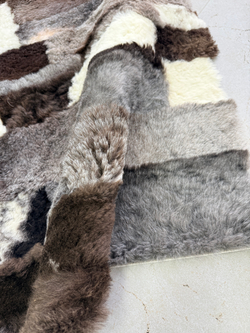 Меховой коврик накидка на кресло из овчины