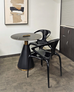 Стол черный Piza