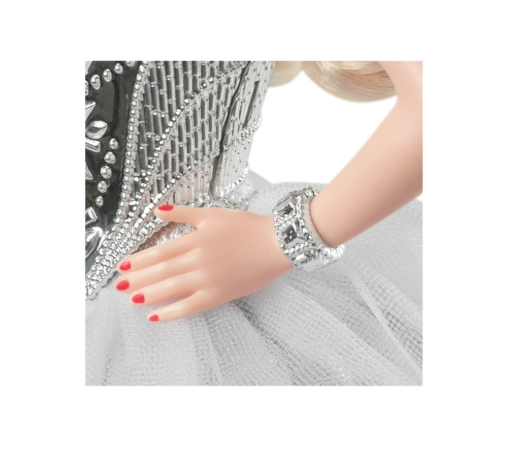 Праздничная кукла Barbie Signature 2021 (12 дюймов, светлые волнистые волосы) в серебряном платье, с подставкой для куклы и сертификатом подлинности, подарок для детей от 6 лет и старше