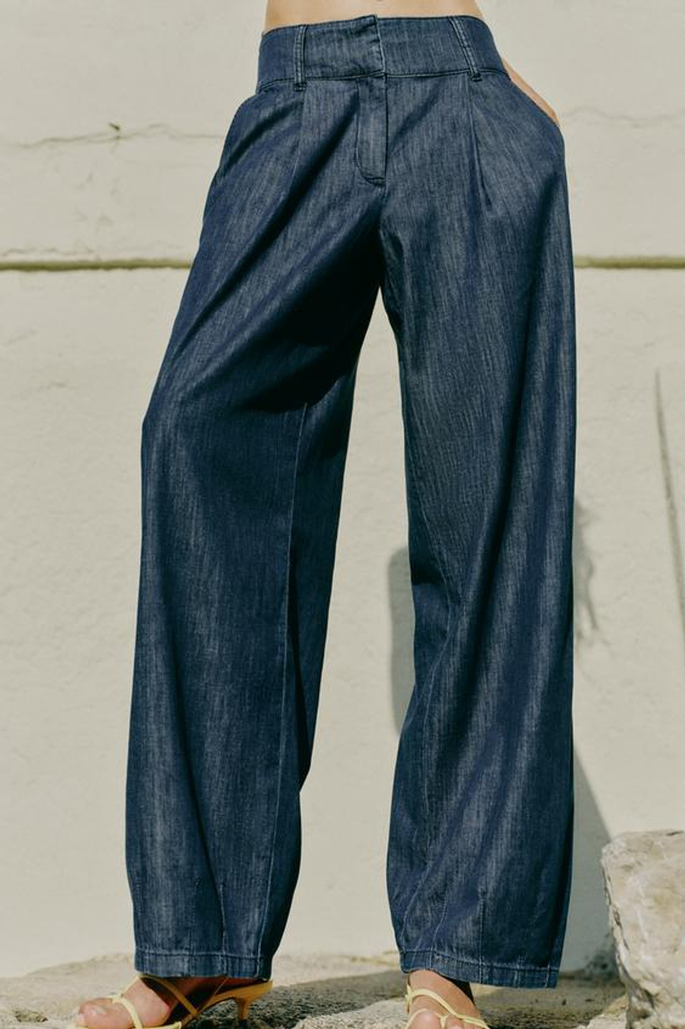 ZARA БРЮКИ BARREL С ЗАЩИПАМИ, СИНИЙ