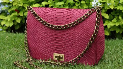 Кожа питона в руках наших мастеров, это материал для сумочки Вашей мечты