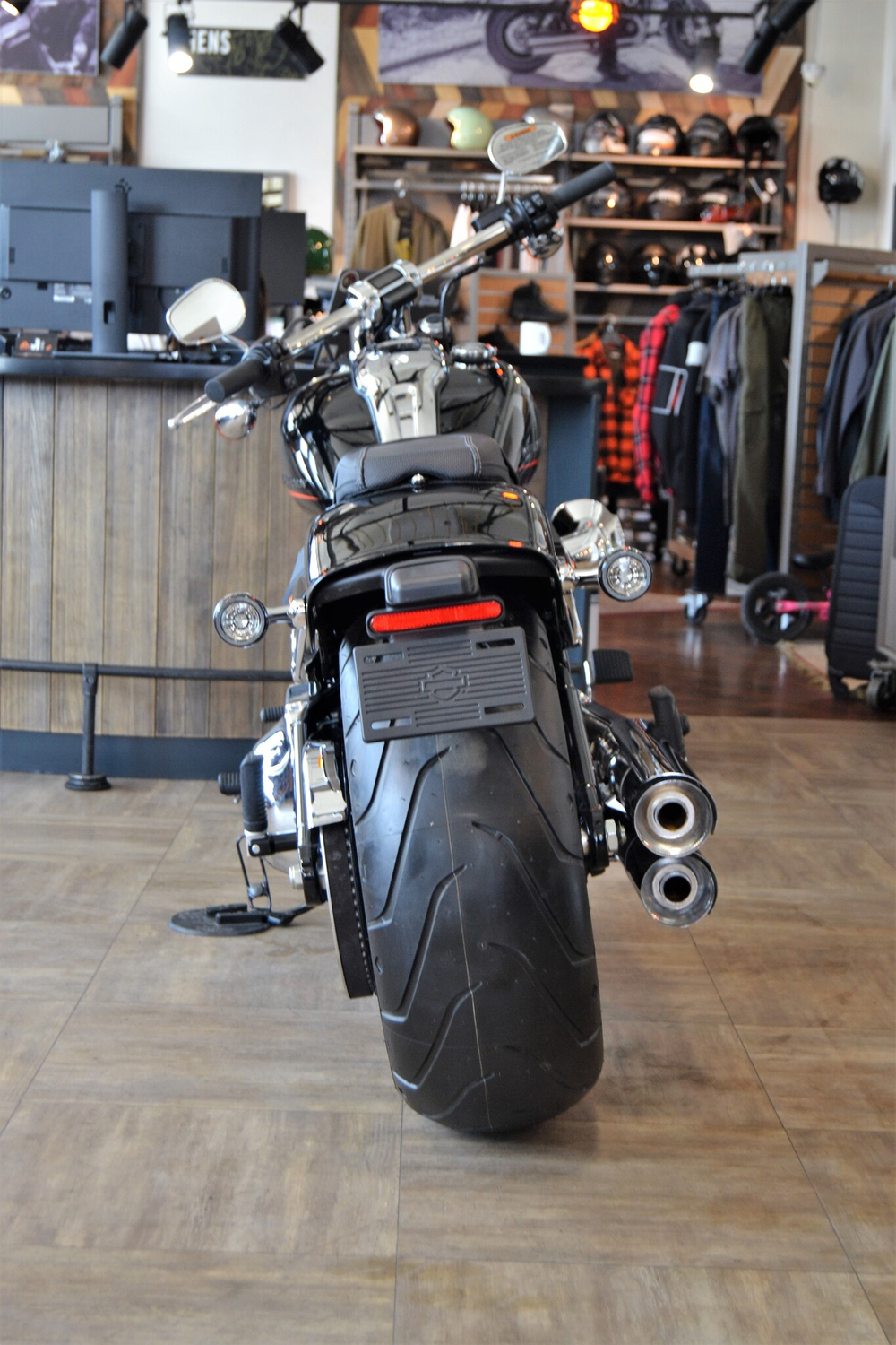 Harley-Davidson BREAKOUT 117 (Vivid Black) 2024