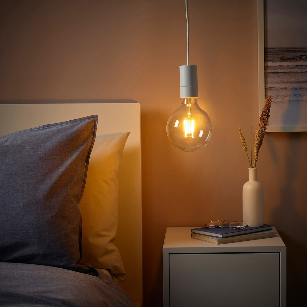 IKEA SUNNEBY  (ИКЕА СУННЕБЙ)  -  / LUNNOM Подвесной светильник с лампой, белое/прозрачное стекло