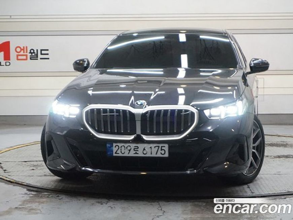 BMW 5 Series (G60) 520i M Sports (11.2023)