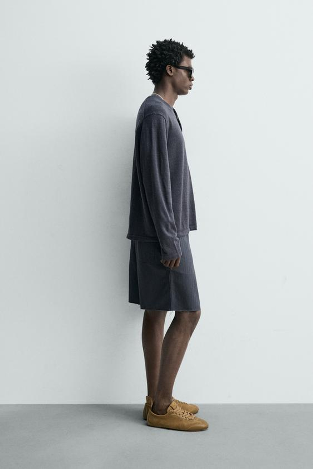 ZARA ХЛОПКОВЫЕ ШОРТЫ ИЗ ТКАНИ В ЁЛОЧКУ С ЭФФЕКТОМ ПОТЕРТОСТИ, ТЕМНЫЙ ИНДИГО