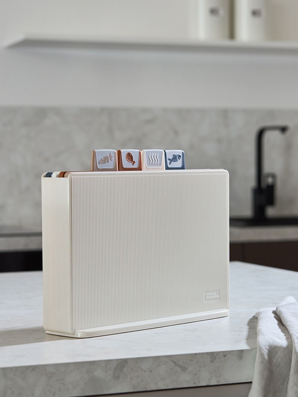 Набор из 4-х разделочных досок с держателем Cut&Store, молочный