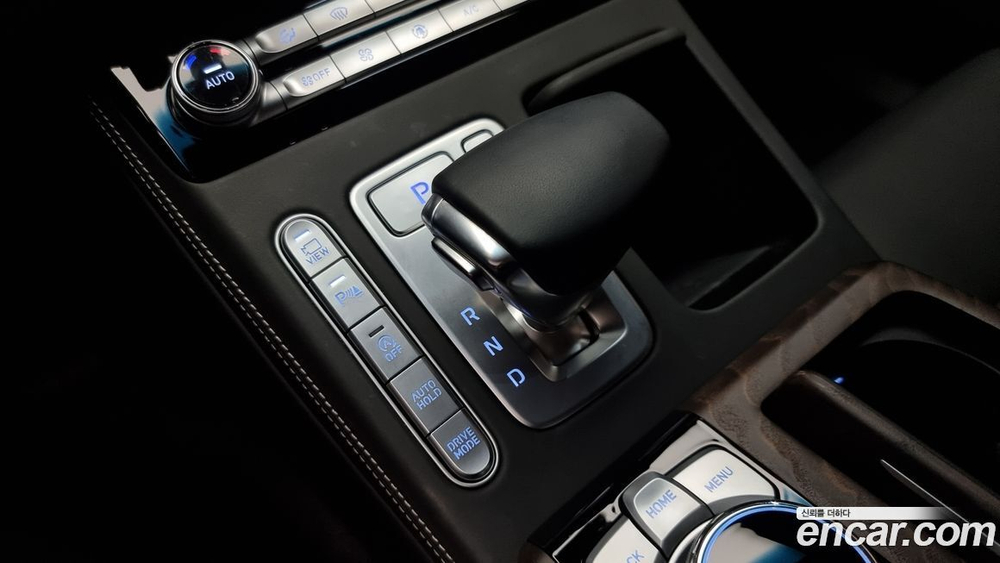 Genesis G90 3.8 AWD (03.2021)