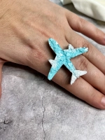 Брошь самолетик из эпоксидной смолы