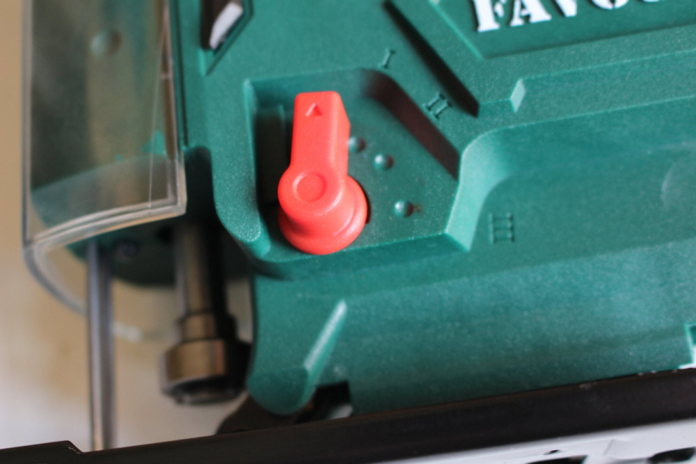 Лобзик аккумуляторный FAVOURITE OBS 21 JS Li-ion, 21 В,  0-2850 об/мин 55/5 мм с 1 акб 2Ач и з/у