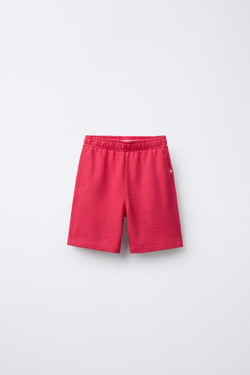 ZARA КОМПЛЕКТ ИЗ ТОЛСТОВКИ И БЕРМУДОВ С НАДПИСЬЮ, РОЗОВЫЙ