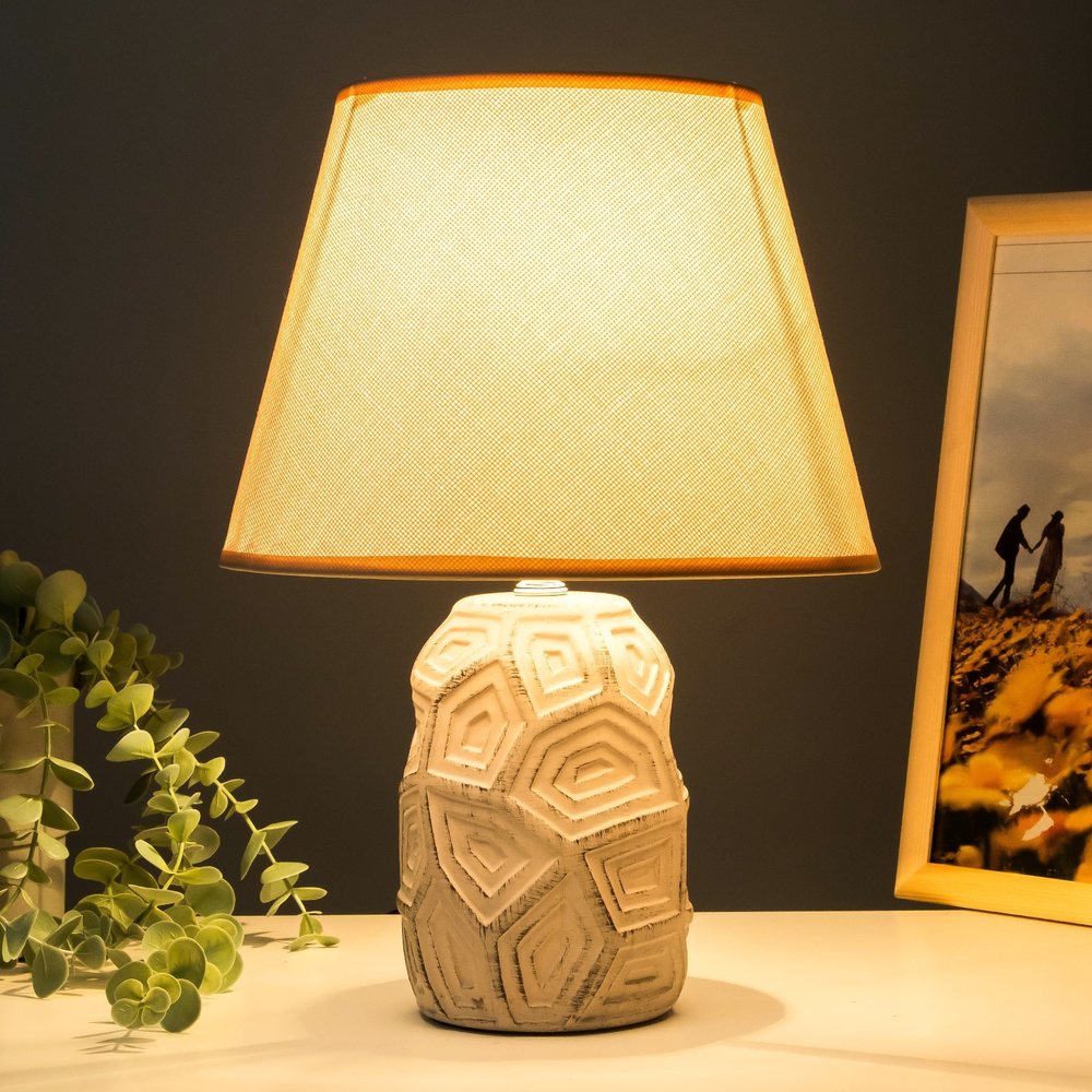 Настольная лампа "Бриана" Е14 40Вт бежевый 22,5х22,5х35 см