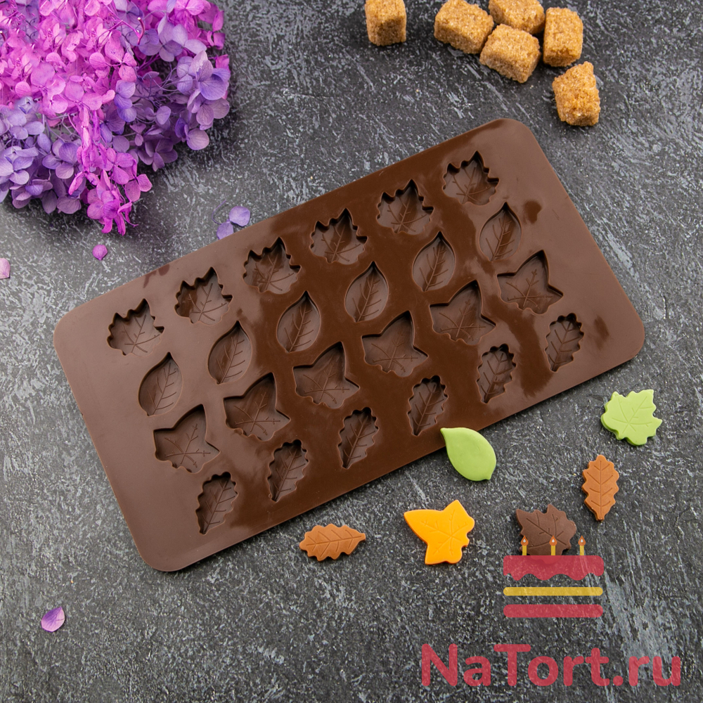 Форма силиконовая «Листики» 24 ячеек