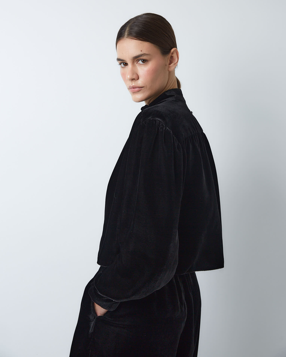 Комплект: блуза и брюки из шелкового бархата черный