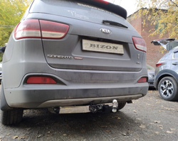 Фаркоп с элект. Smart, на Kia Sorento FA 0230-E(N) (Prime, с 2015 по 2018 г.в.Prime, с 2018 г.в.(c накладкой из нержавеющей стали)) (паспорт и сертификат в комплекте) Бизон