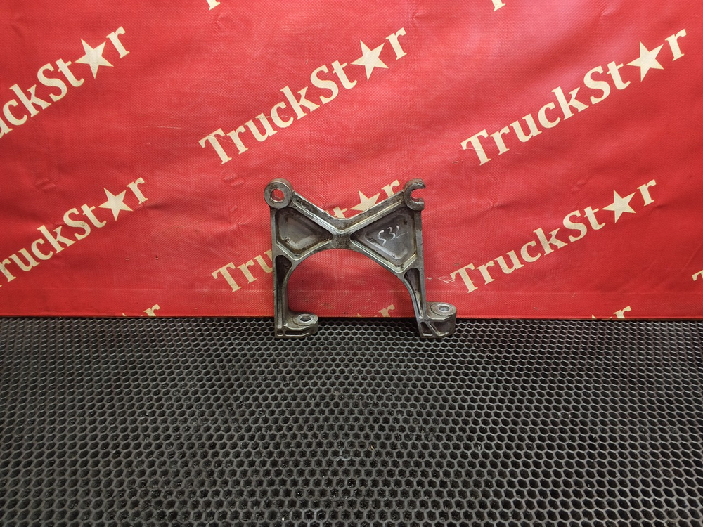 Кронштейн корпуса воздушного фильтра