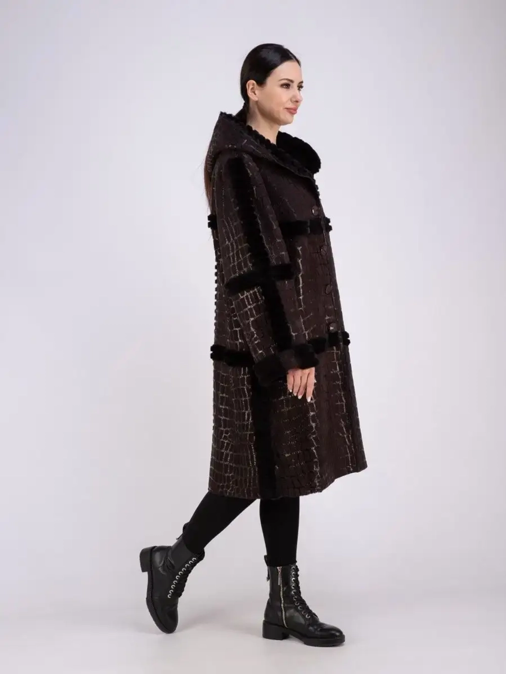 Дубленка женская натуральная длинная с капюшоном оверсайз