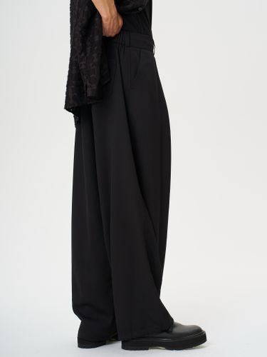 Черные брюки на резинке