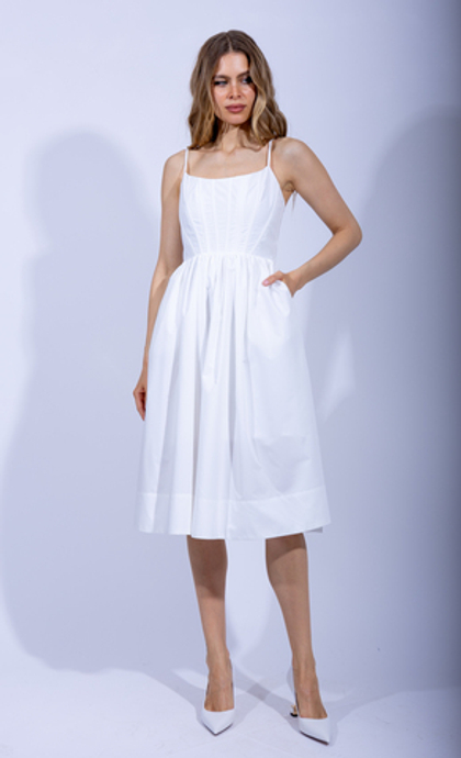 Женское белое платье на тонких бретелях