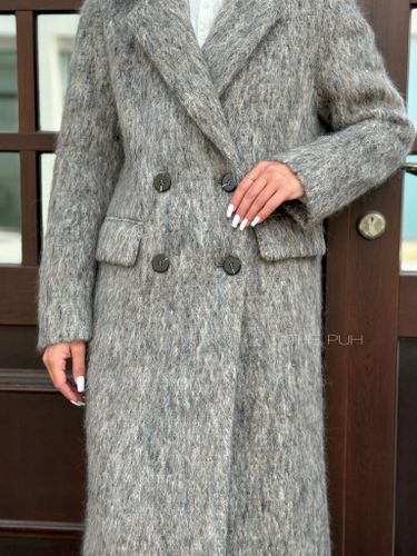 Серо-бежевое двубортное пальто из шерсти с поясом