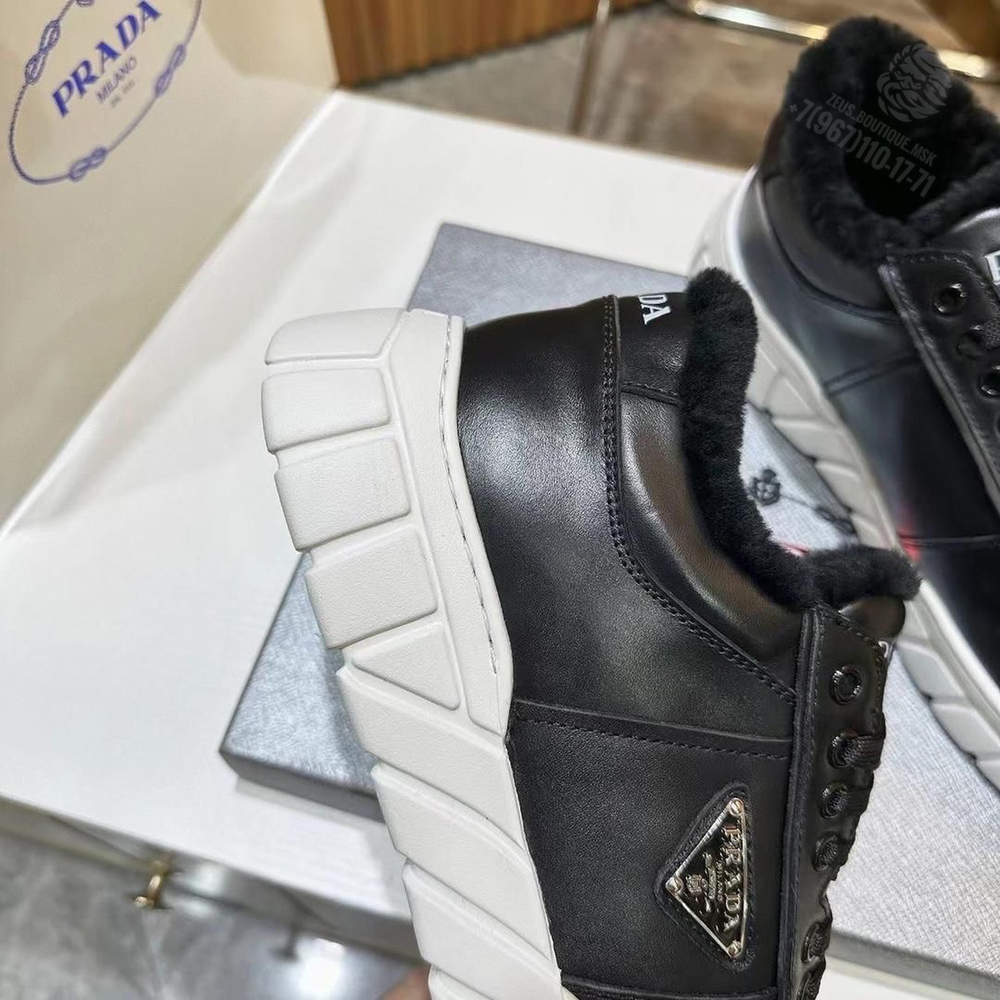 Кроссовки Prada