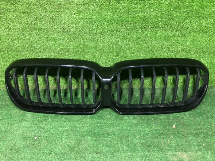 Решетка радиатора BMW 5er G30 (2020-2023)