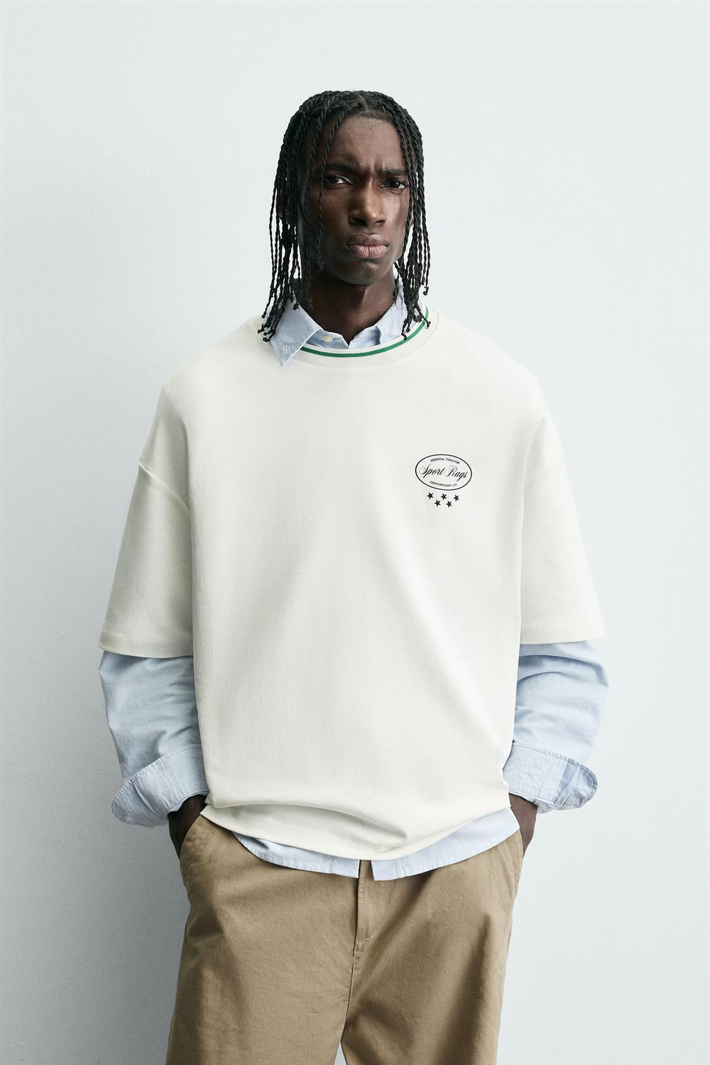 ZARA ФУТБОЛКА С КОНТРАСТНЫМ ПРИНТОМ, ЖЕЛТОВАТО-БЕЛЫЙ