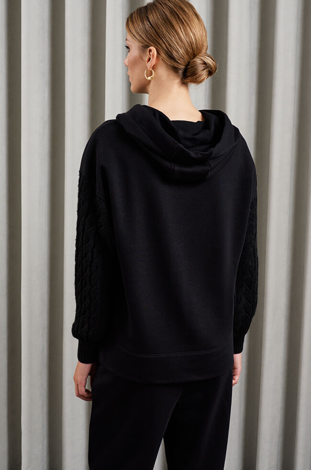 22920 Джемпер женский (черный)