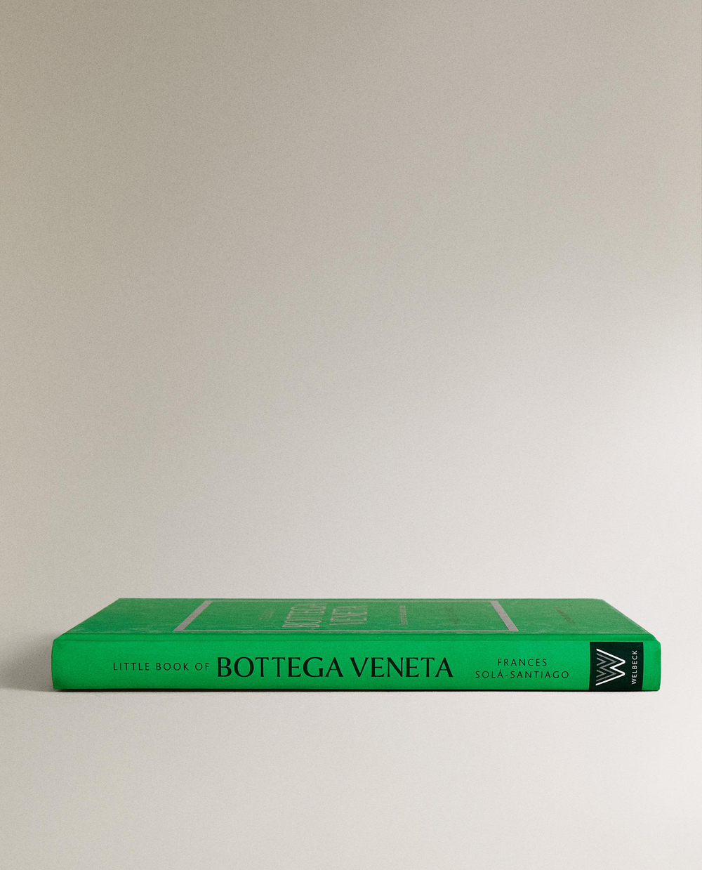 The Little Book of Bottega Veneta. Иллюстрированная книга о модном доме Bottega Veneta (на английском языке)