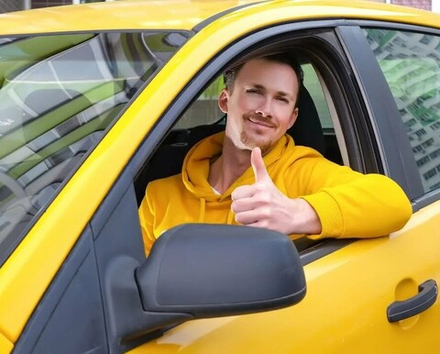 Работа в Яндекс.Такси на парковом автомобиле.