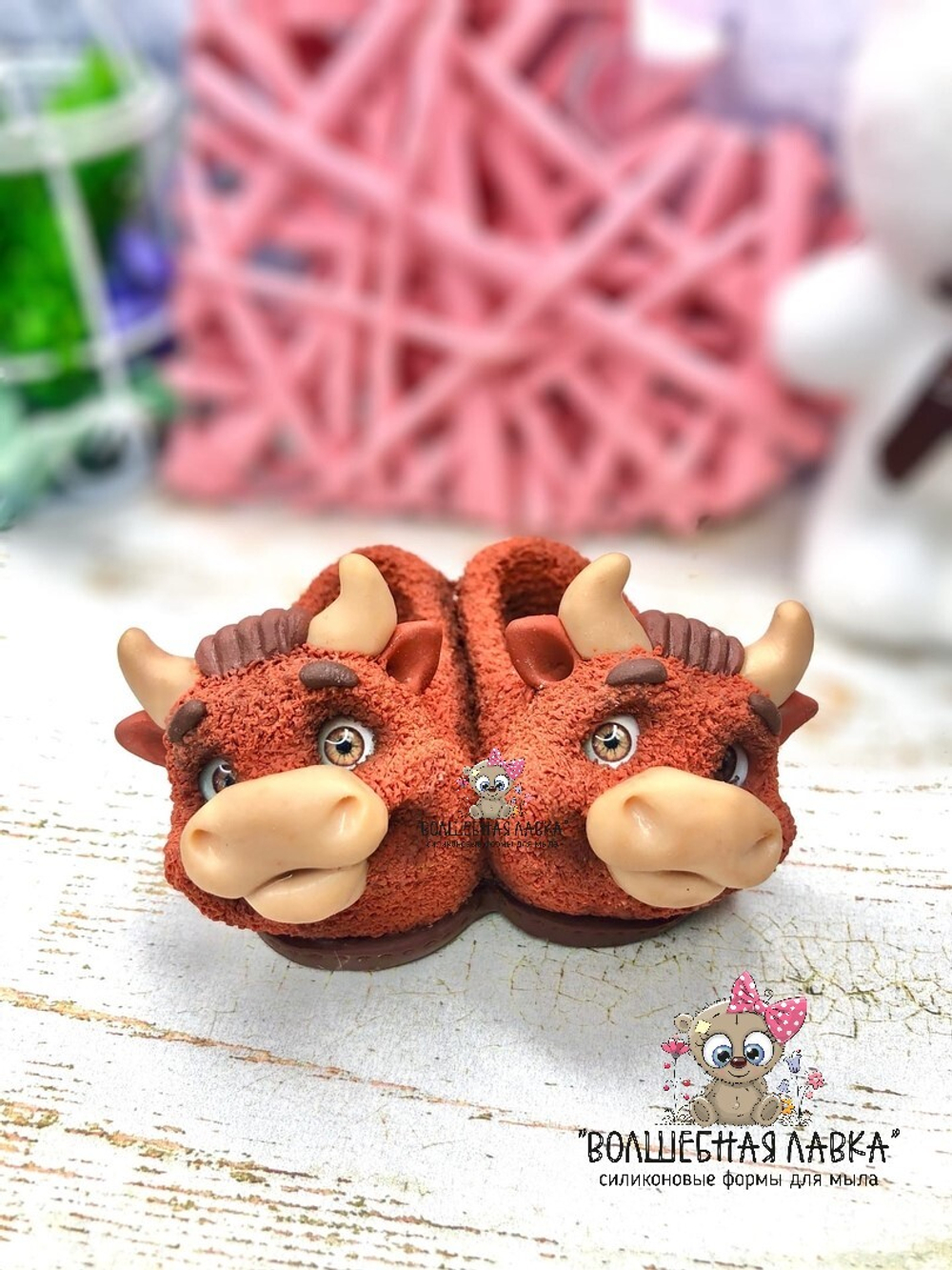 Силиконовая форма Тапочки с бычками