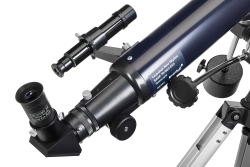 Телескоп Levenhuk New Skyline BASE 70/900 EQ1 - оптическая труба и искатель сверху