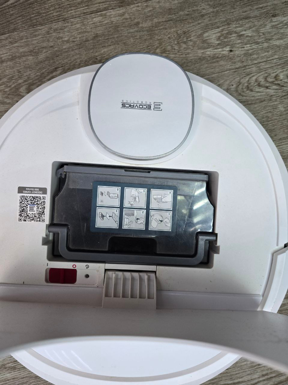 Робот-пылесос Ecovacs DEEBOT OZMO 900