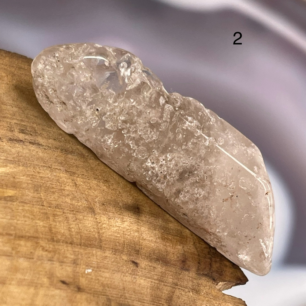 38411 Горный хрусталь галтованный кристалл 31-38мм