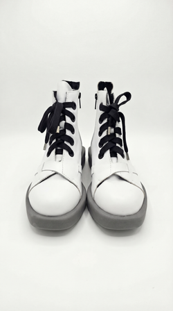 Ботинки белые