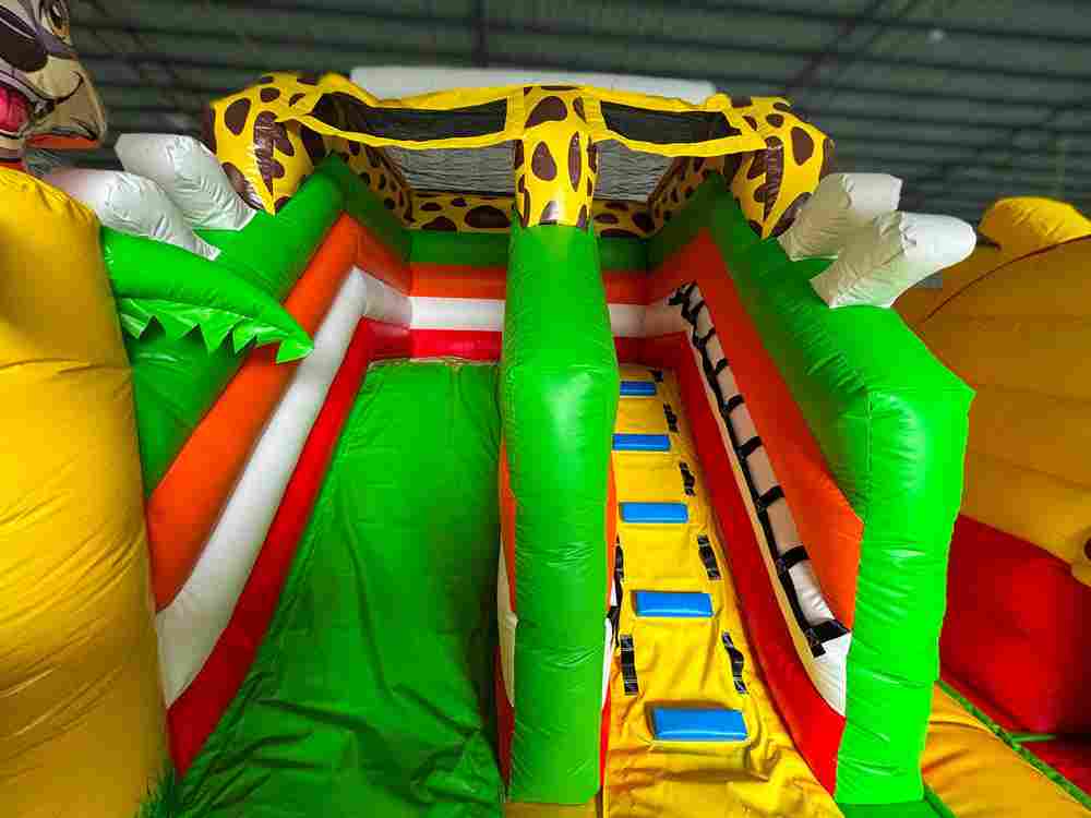 Коммерческий надувной батут «Белый клык ультра», 6*5*4 м