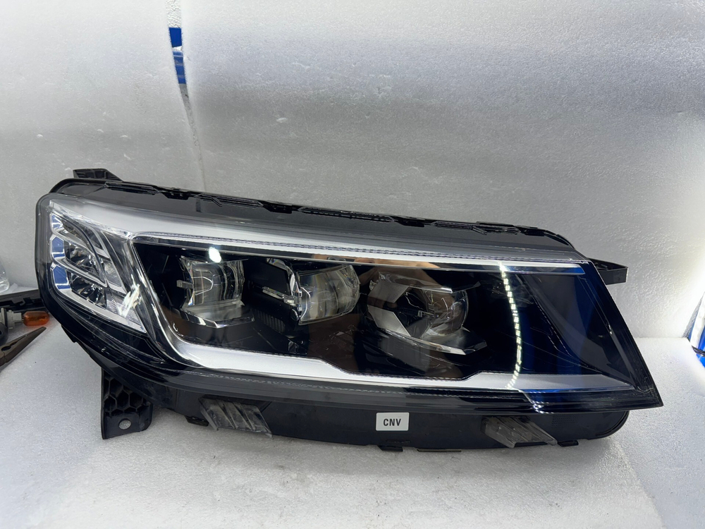 Фара левая/правая LED оригинальная Dongfeng A9,