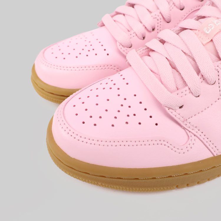 Кроссовки женские Jordan WMNS 1 Low артикул:DC0774-601 - купить в магазине Дайс