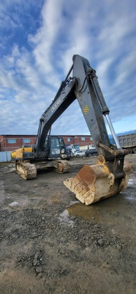 John Deere E330 Экскаватор E330LC (Дизельный, 9,0 л, 277 л.с., МТ)