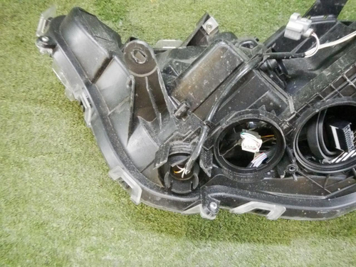 Битая Фара правая Toyota RAV4 5 XA50 (2018-н.в.) LED