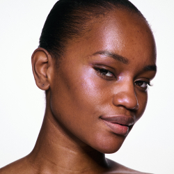 MAC Cosmetics Skinfinish Lightstruck - Жидкий хайлайтер оттенок Lilac Haze, 15 ml