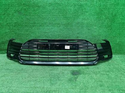 Решетка переднего бампера Toyota Camry xv70 20-нв