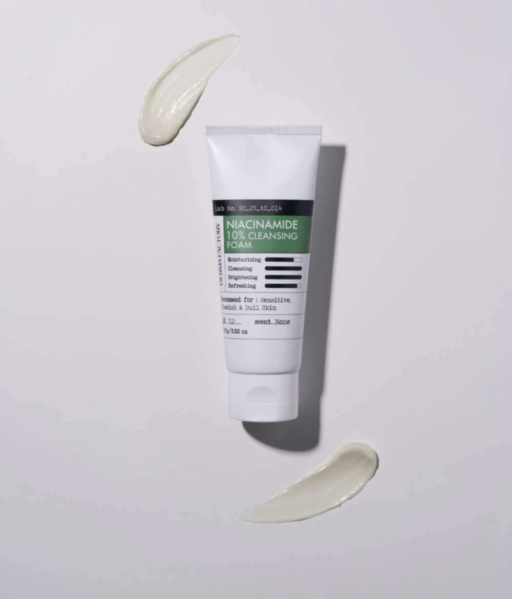 Пенка для умывания с 10% ниацинамидом Derma Factory Niacinamide 10% Cleansing Foam, 100 мл