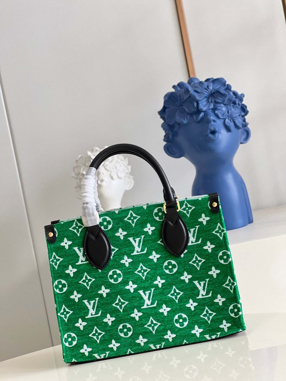 Louis Vuitton Onthego PM