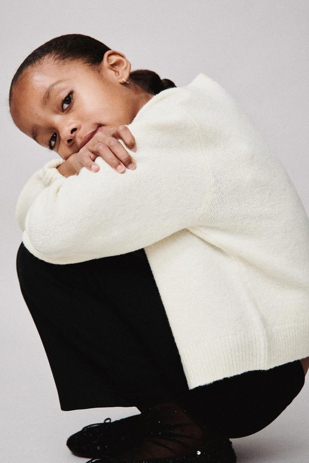 ZARA БРЮКИ С ЦВЕТОЧНЫМИ УКРАШЕНИЯМИ, ЧЕРНЫЙ